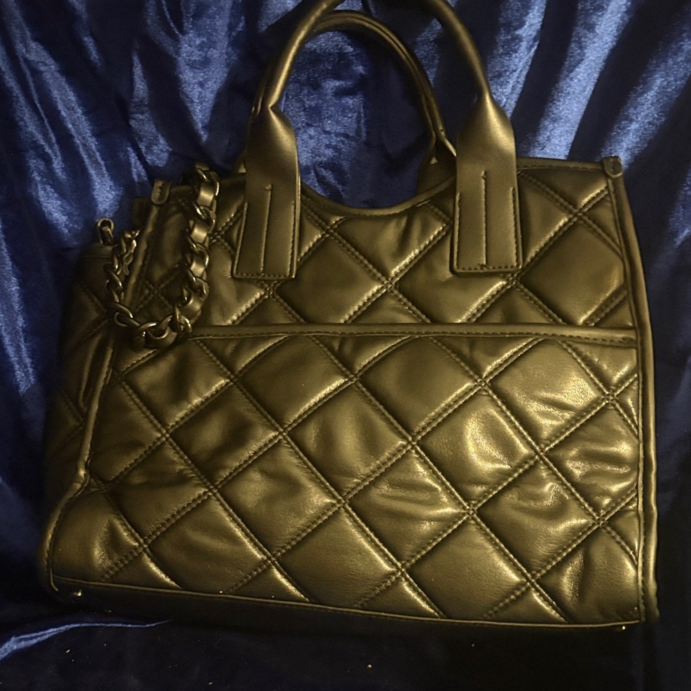 STEVE MADDEN Bfaire Quilted Tote Bag in Black Handbag - Picture 2 of 13